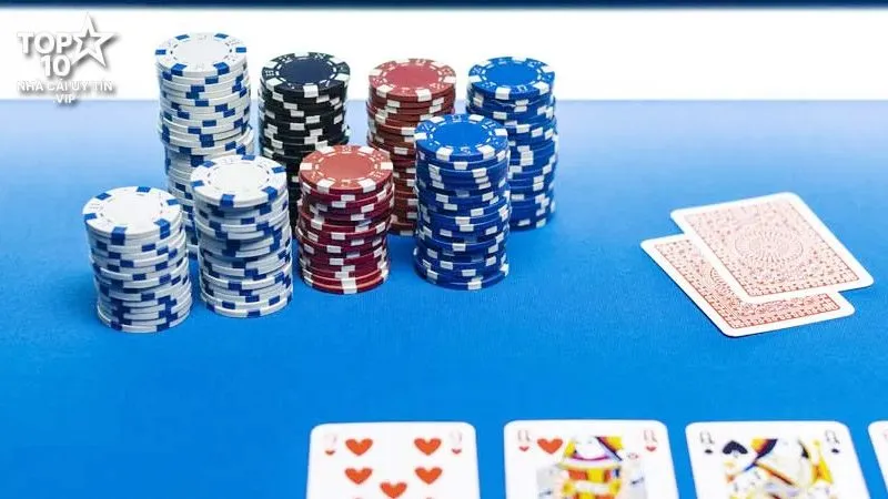 Bluff Poker bán phần là gì?